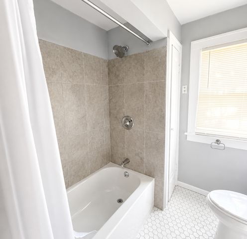 1527 Brookside Avenue, Waukegan, IL 60085