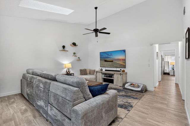 235 SW 29th Avenue, Delray Beach, FL 33445