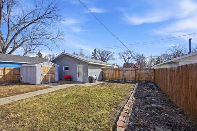 1613 10th Street N, Fargo, ND 58102