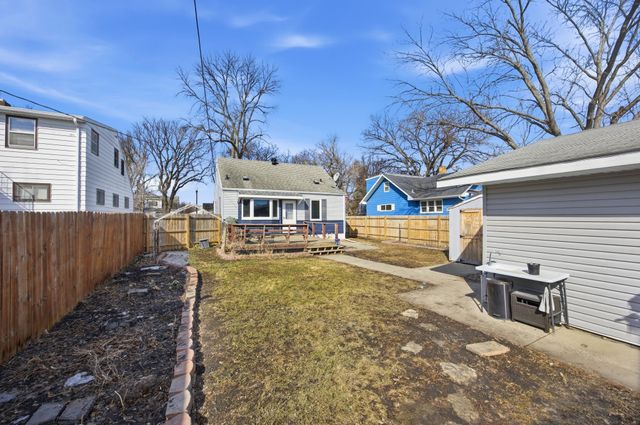 1613 10th Street N, Fargo, ND 58102