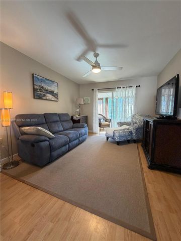 1832 Sunny Drive d-32, Bradenton, FL 34207