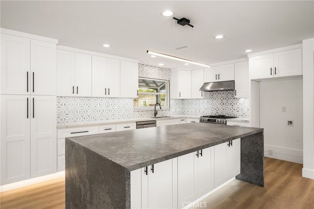 2932 Pemba Drive, Costa Mesa, CA 92626