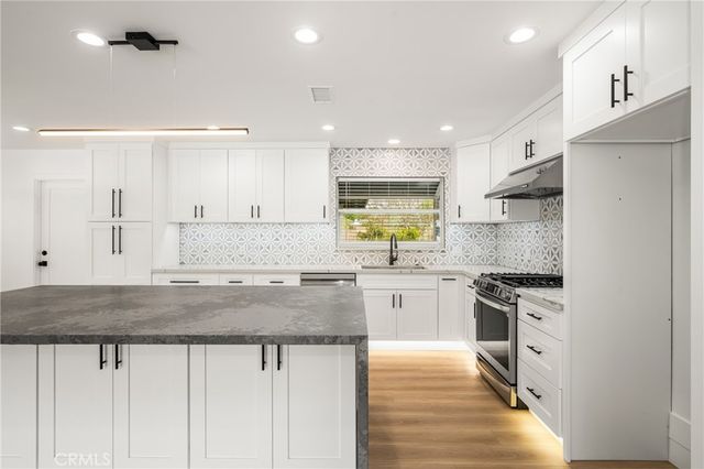 2932 Pemba Drive, Costa Mesa, CA 92626