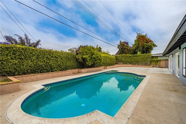 2932 Pemba Drive, Costa Mesa, CA 92626