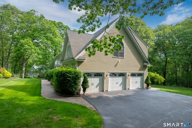 7 Caleb Court, Guilford, CT 06437