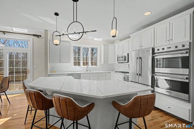 7 Caleb Court, Guilford, CT 06437