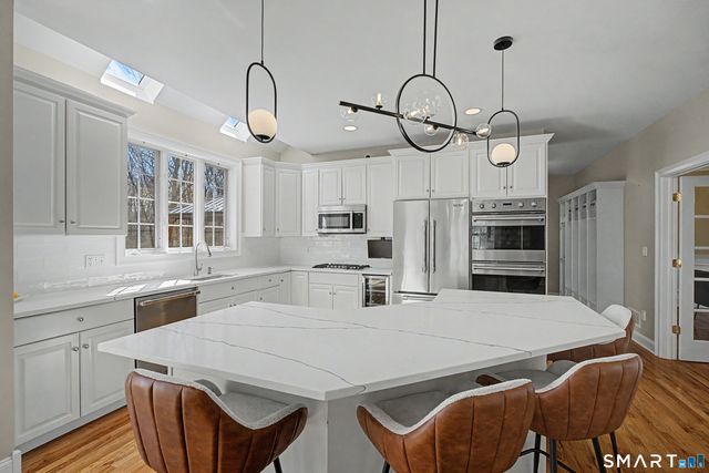 7 Caleb Court, Guilford, CT 06437