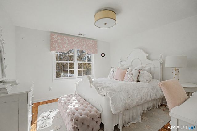 7 Caleb Court, Guilford, CT 06437