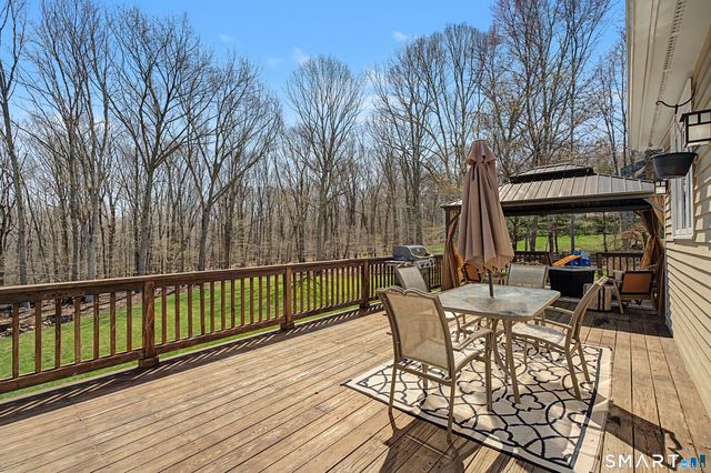 7 Caleb Court, Guilford, CT 06437