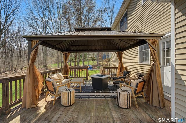 7 Caleb Court, Guilford, CT 06437