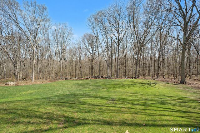 7 Caleb Court, Guilford, CT 06437