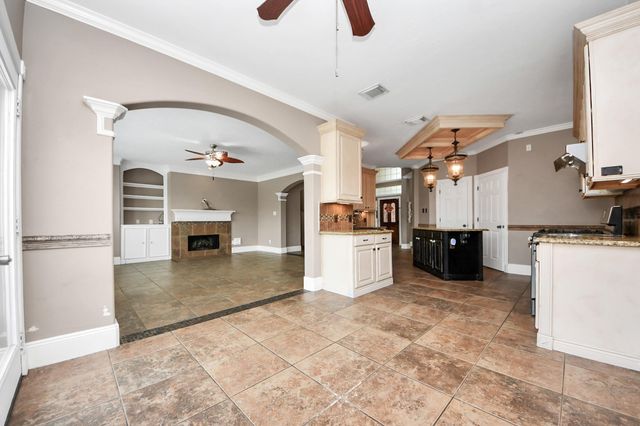 3613 Pine Valley Drive, Pearland, TX 77581