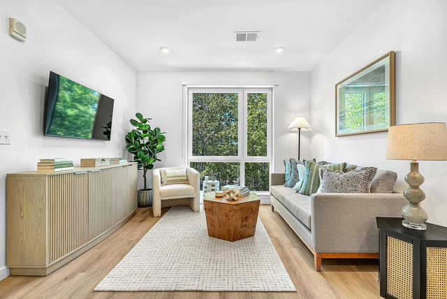 80 Constitution Ave Unit 320, Portsmouth, NH 03801