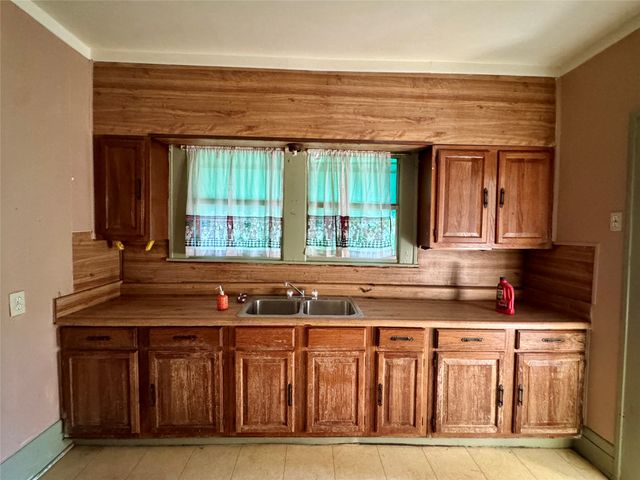 707 W Brooklyn Avenue, Dallas, TX 75208