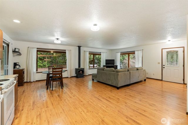 209 Alpha Way, Onalaska, WA 98570