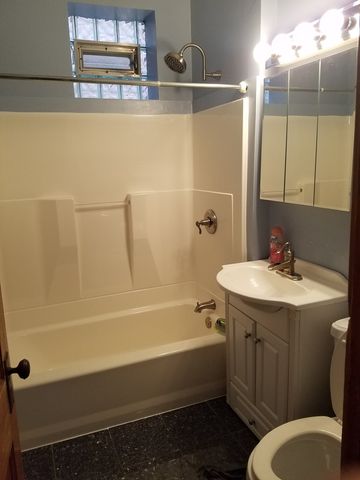 919 N Leavitt Street 2F, Chicago, IL 60622
