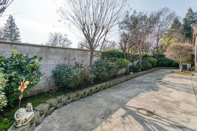 2406 E Marquise Court, Fresno, CA 93720