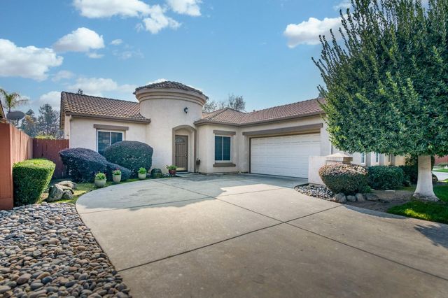 2406 E Marquise Court, Fresno, CA 93720