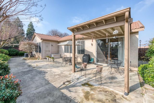 2406 E Marquise Court, Fresno, CA 93720