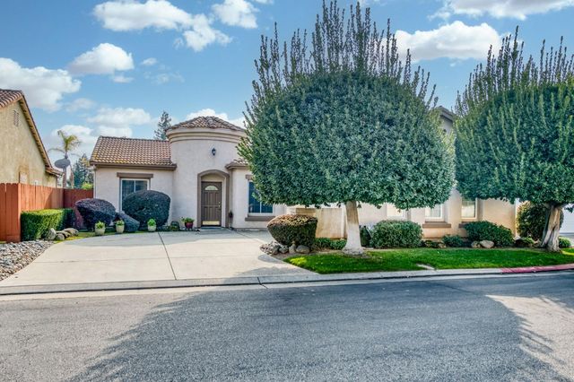 2406 E Marquise Court, Fresno, CA 93720