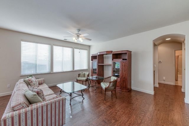 2406 E Marquise Court, Fresno, CA 93720