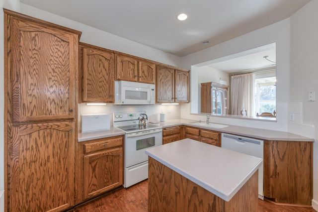 2406 E Marquise Court, Fresno, CA 93720