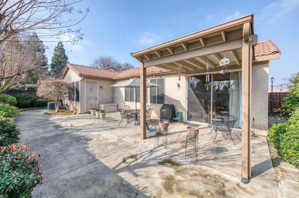 Image 20 of property listing at 2406 E Marquise Court, Fresno, CA 93720