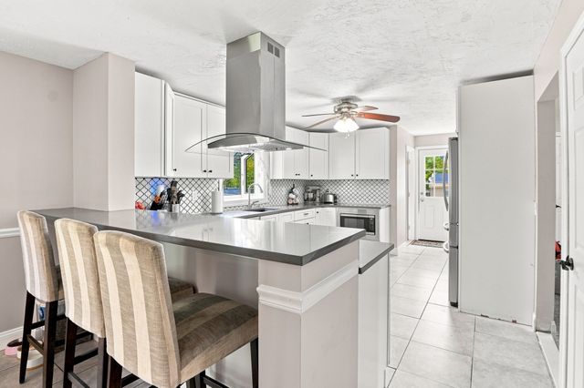6 Westview Drive, Sutton, MA 01590