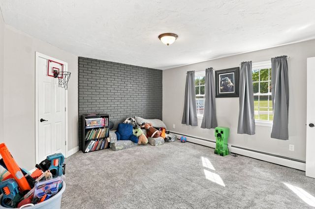 6 Westview Drive, Sutton, MA 01590