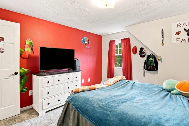 6 Westview Drive, Sutton, MA 01590