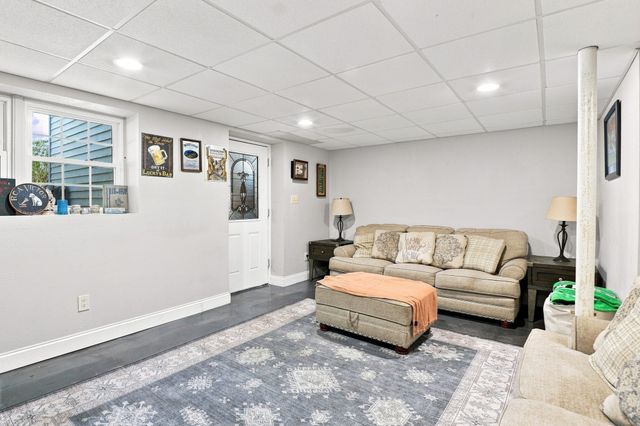 6 Westview Drive, Sutton, MA 01590