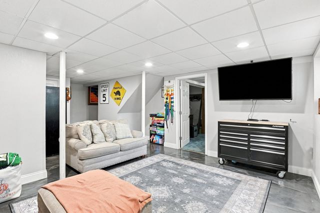 6 Westview Drive, Sutton, MA 01590