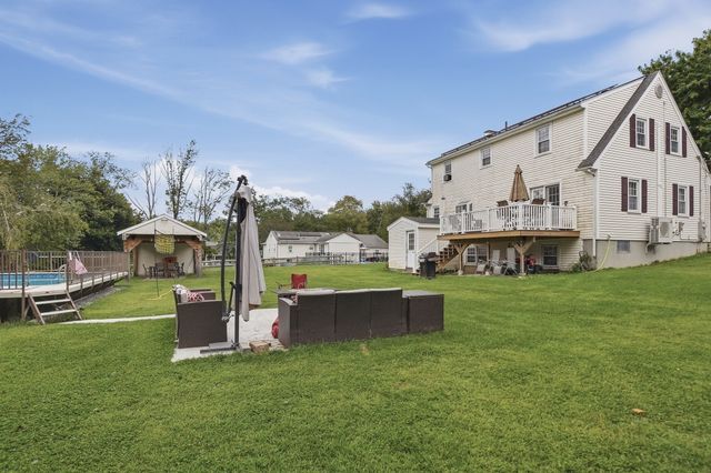 6 Westview Drive, Sutton, MA 01590