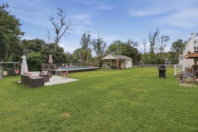 6 Westview Drive, Sutton, MA 01590