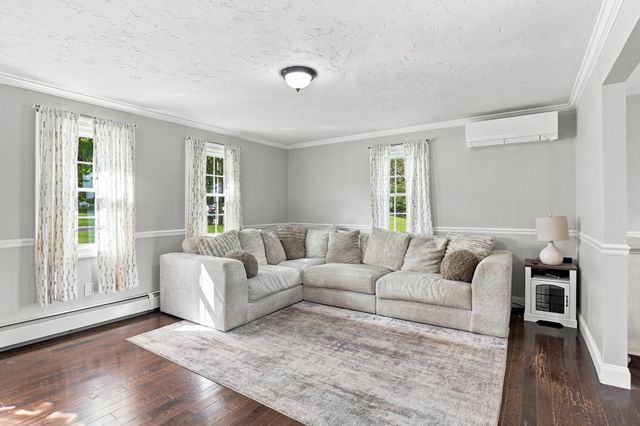 6 Westview Drive, Sutton, MA 01590