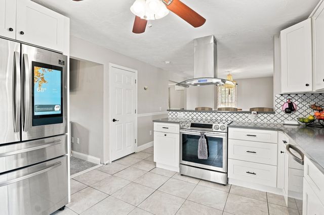 6 Westview Drive, Sutton, MA 01590