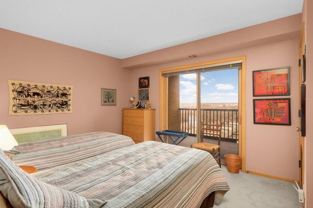 110 1st Avenue NE F806, Minneapolis, MN 55413