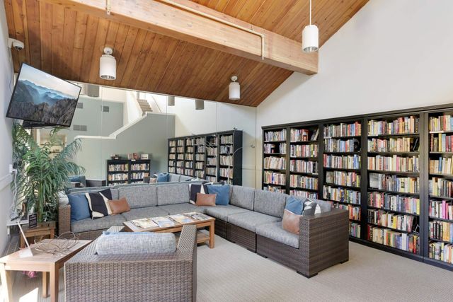 110 1st Avenue NE F806, Minneapolis, MN 55413