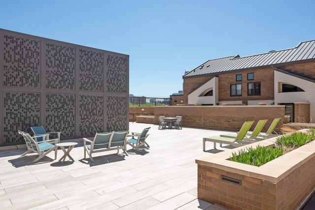 110 1st Avenue NE F806, Minneapolis, MN 55413