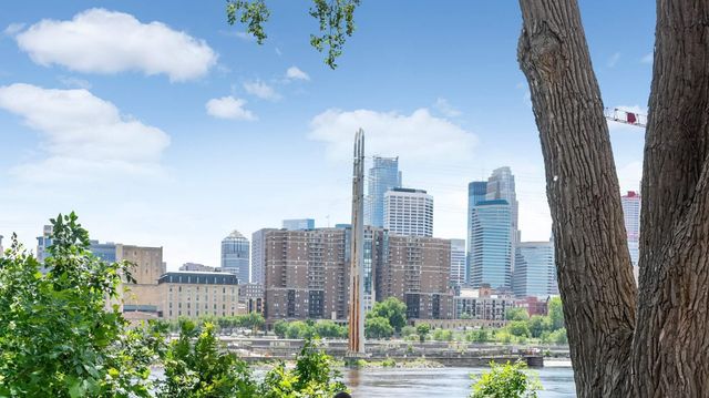 110 1st Avenue NE F806, Minneapolis, MN 55413