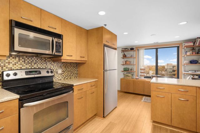 110 1st Avenue NE F806, Minneapolis, MN 55413