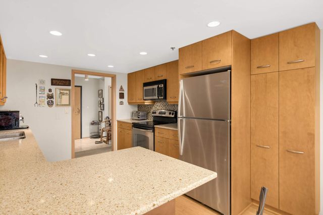 110 1st Avenue NE F806, Minneapolis, MN 55413