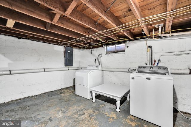 860 HESS RD, York, PA 17404