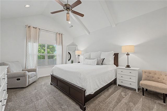 5900 S 67th Street, Cave Springs, AR 72718