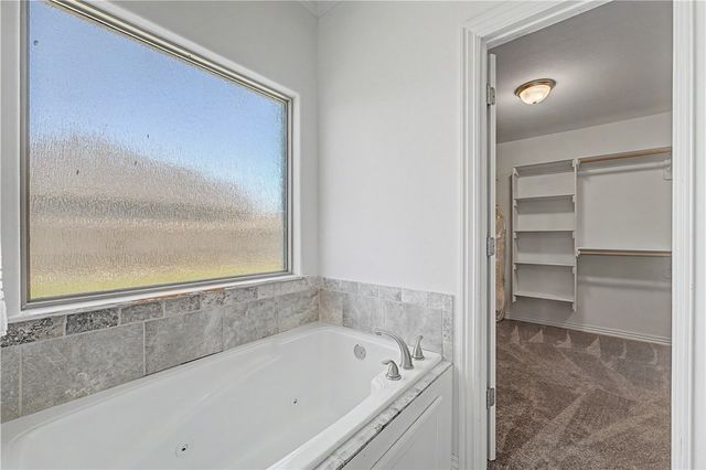 5900 S 67th Street, Cave Springs, AR 72718