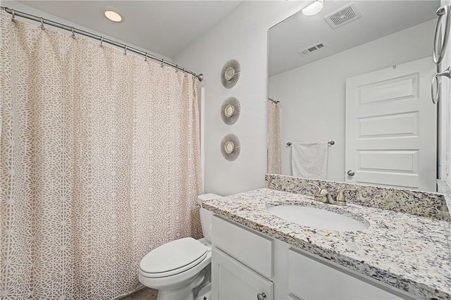 5900 S 67th Street, Cave Springs, AR 72718
