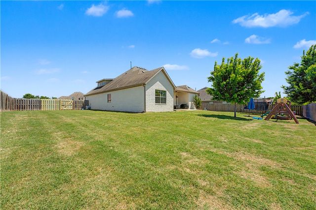 5900 S 67th Street, Cave Springs, AR 72718