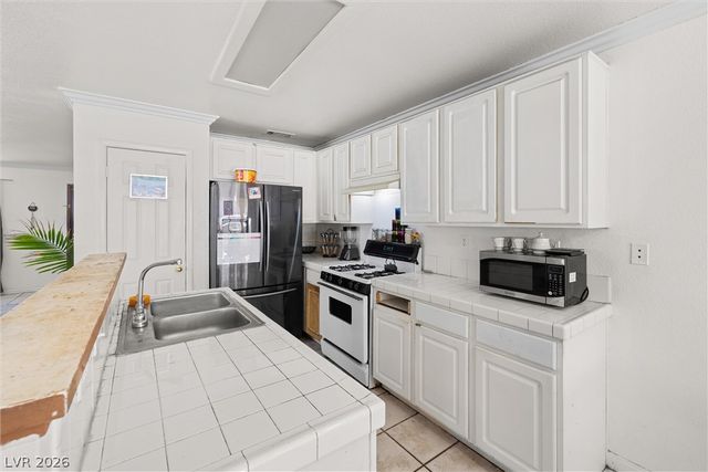 2215 Allegiance Drive, North Las Vegas, NV 89032