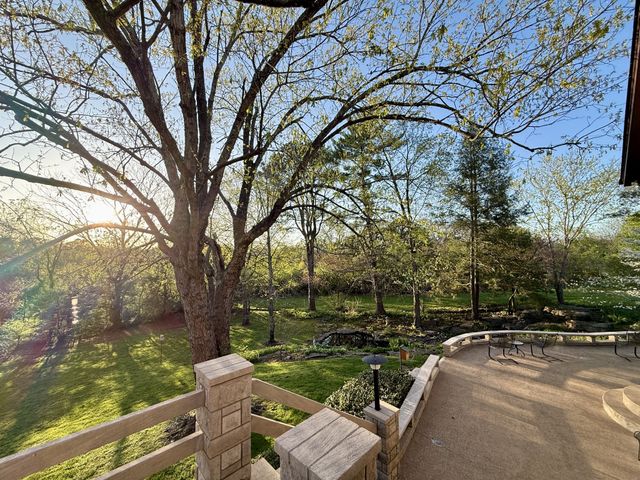 700 Lake Dr, Gallatin, TN 37066