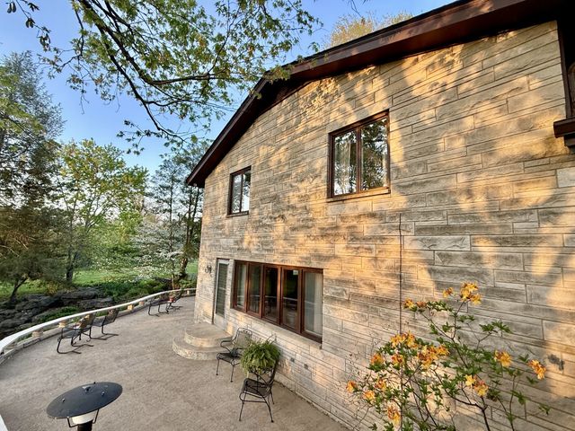 700 Lake Dr, Gallatin, TN 37066